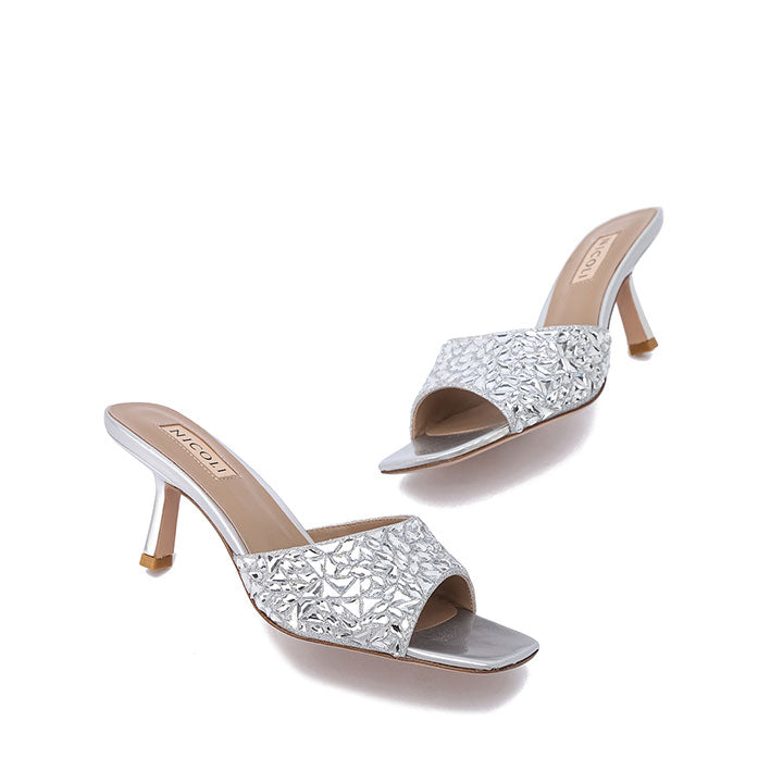 Alastair Pump #color_silver patent