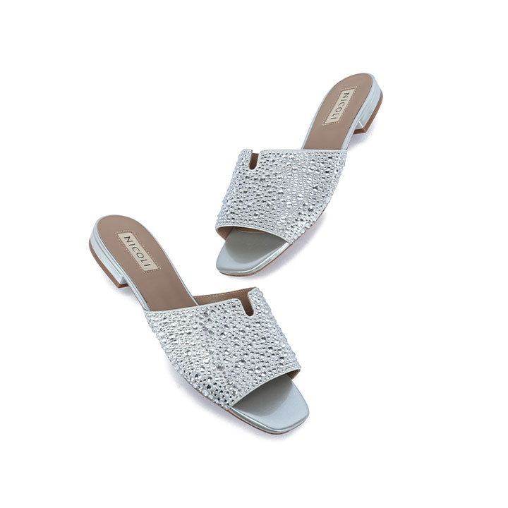 Amber Flat Sandal #color_silver