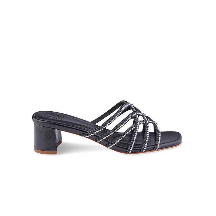 Desmia box heel #color_black