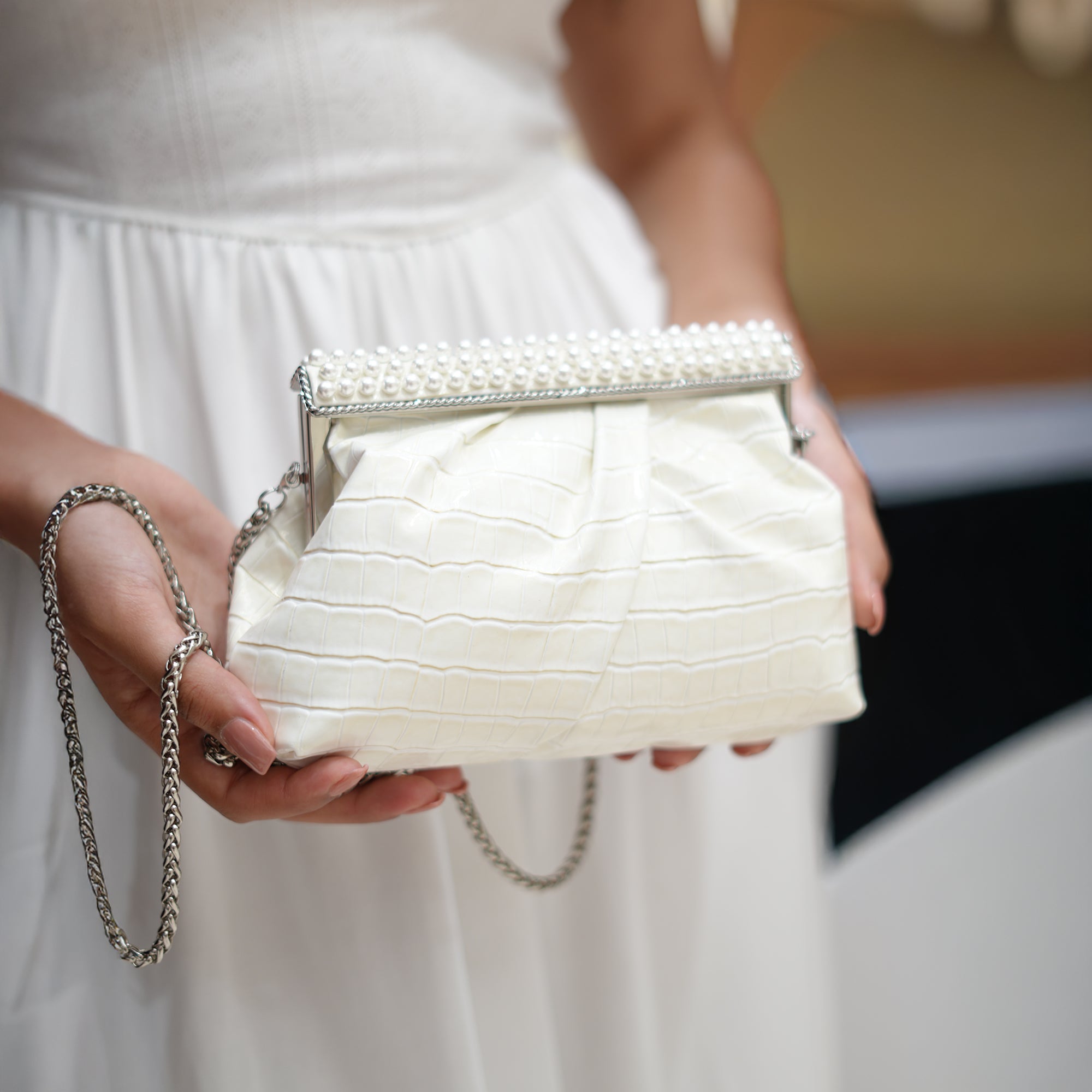 Dorea Clutch #color_white