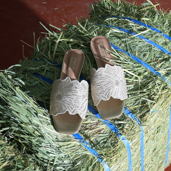 Elira Flat Sandal #color_gold