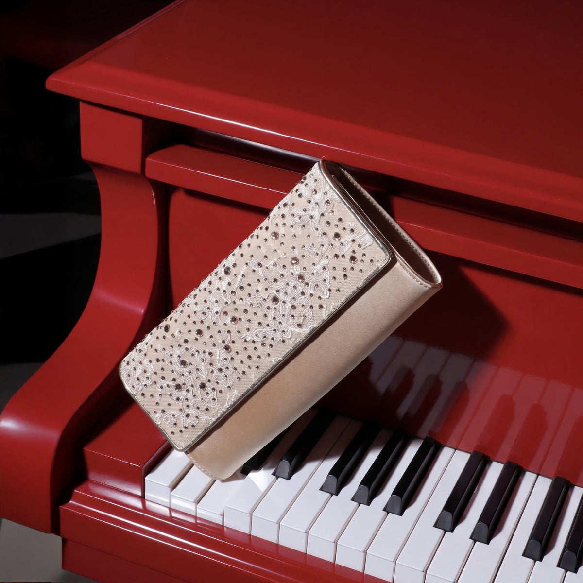 Liora Clutch Bag #color_gold