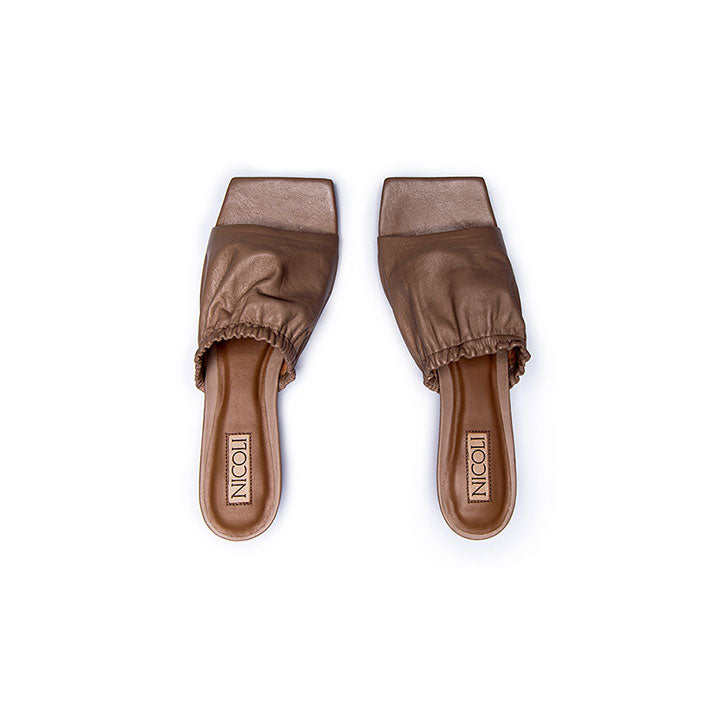 Paige Flats #color_nocciola