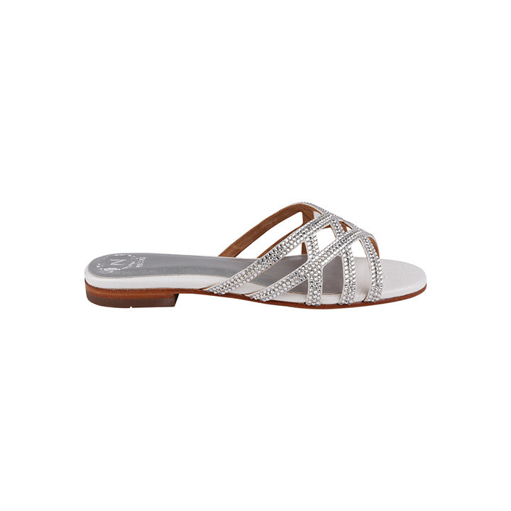 Zuri Flats #color_white