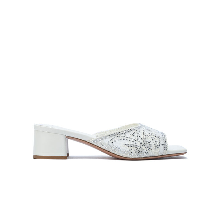 Indya box heel #color_white