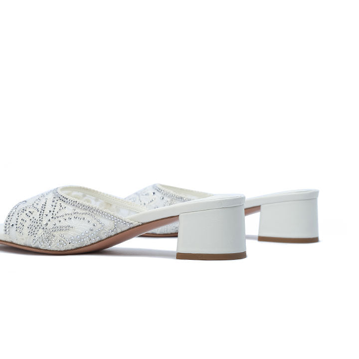 Indya box heel #color_white